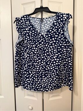 SHEIN Curve Navy and White V-Neck Cap Sleeve Blouse